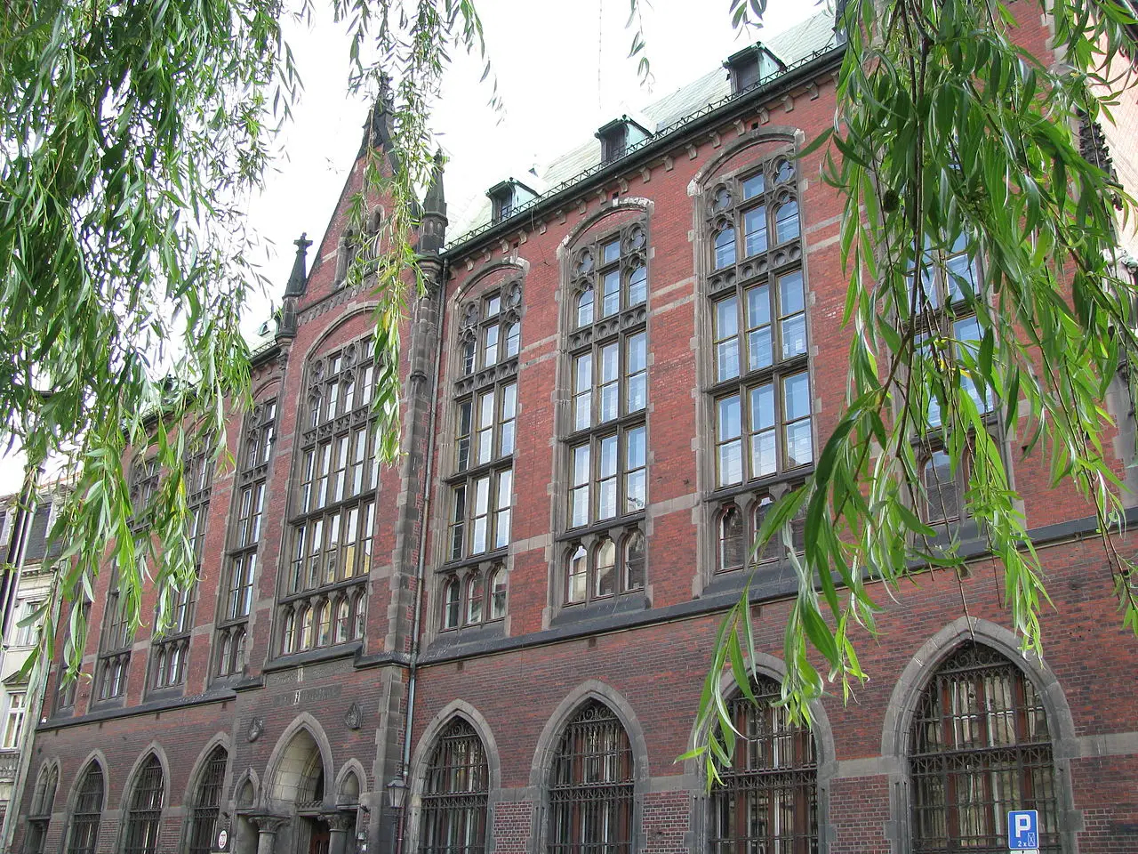 News Hogwart we Wroc�awiu? Uniwersytet Wroc�awski ma plan, co zrobi� z wyj�tkowym miejscem po dawnej bibliotece