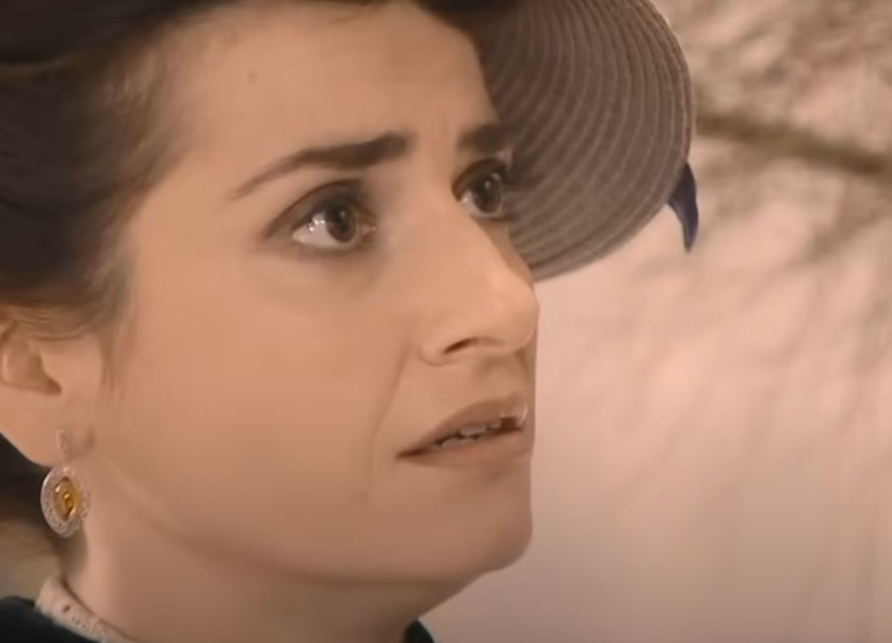 News Akacjowa 38 - 317 odc. Lourdes zostaje z�apana na kradzie�y pieni�dzy. Streszczenie 317 i 318 odc. 