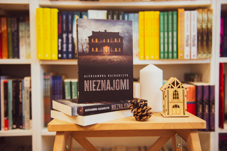 News Zostali�my perfidnie oszukani. Fragment ksi��ki „Nieznajomi