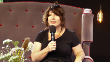 News Kontrowersje wok� Teatru Dramatycznego. Agnieszka Szpila odcina si� od spektaklu na podstawie w�asnej powie�ci. Teatr odwo�uje premier�