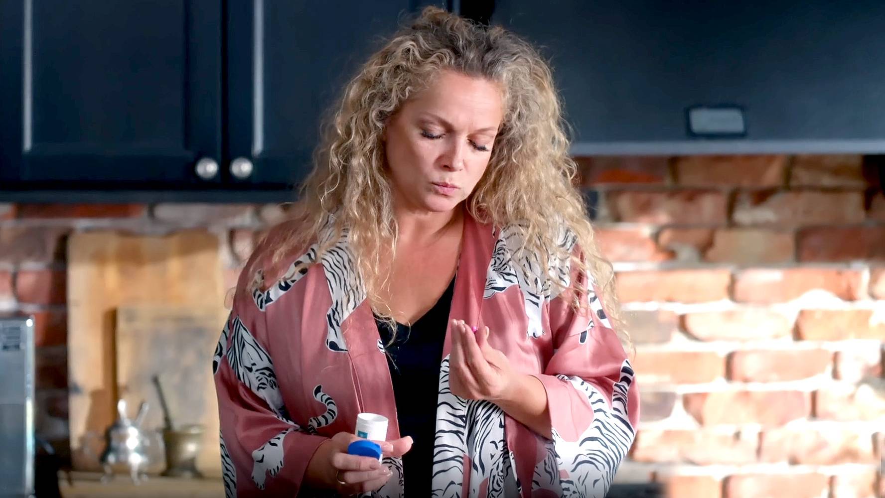 News Przyjaci�ki 259 odc. Patrycja obawia si�, �e Wiktor z ni� zerwie. Idzie na terapi�. Streszczenie 259 i 260 odc. 