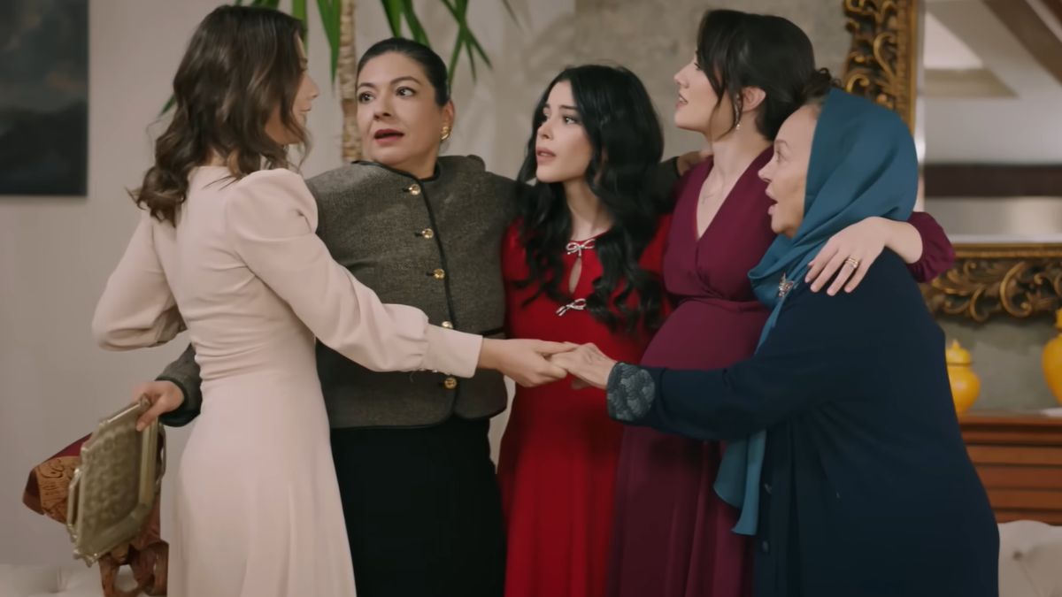 News Wichrowe Wzg�rze - 373 odc. Fina� zbli�a si� wielkimi krokami! Ceremonia zar�czyn Merve i Cemila. Streszczenie 373 i 374 odc. 