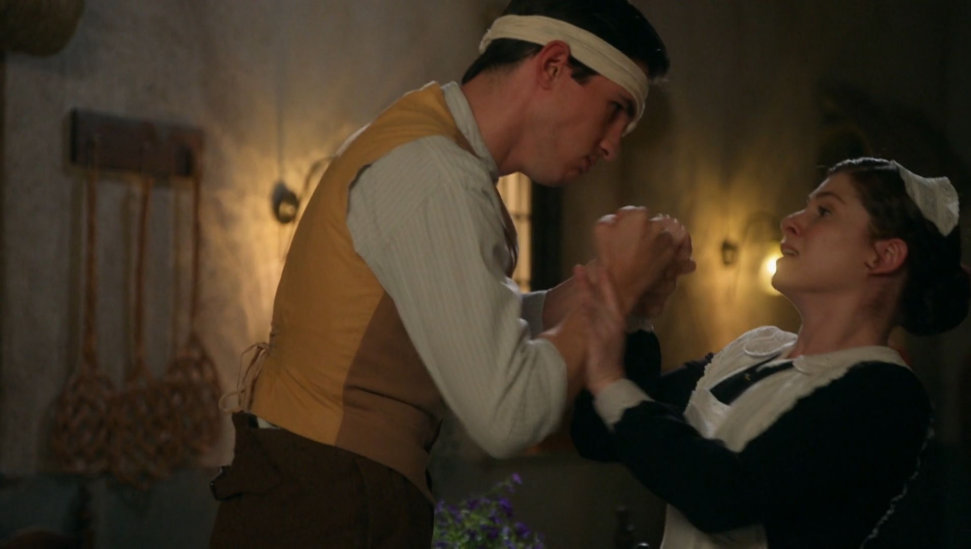 News La Promesa - pa�ac tajemnic - 173 odc. Salvador traci panowanie nad sob�. Jana planuje niespodziank� dla zakochanych. Streszczenie 173 i 174 odc.