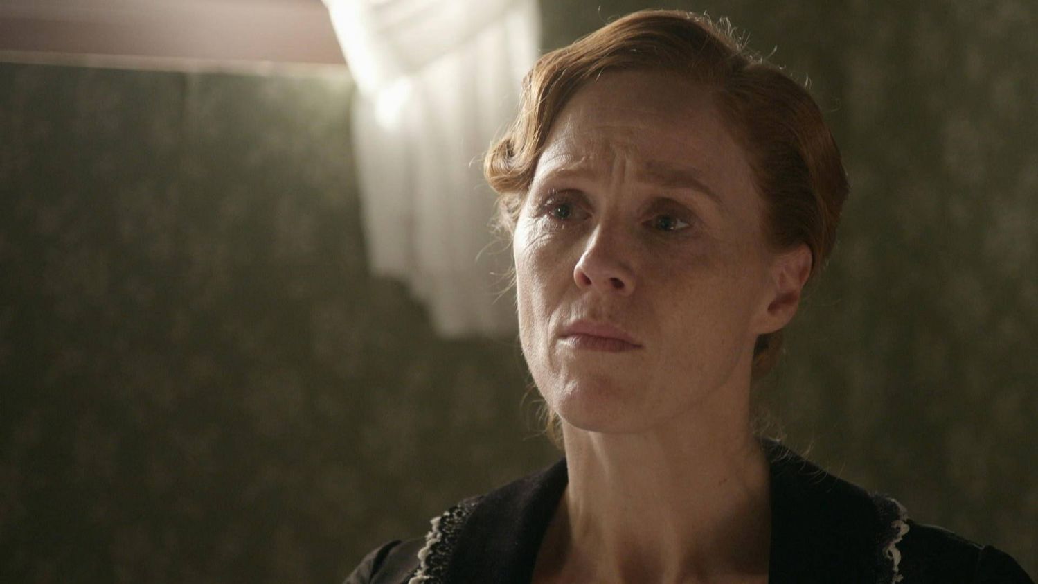 News La Promesa - pa�ac tajemnic - 86 odc. Candela i Simona odkrywaj� tajemniczy list w pokoju ksi�dza! Streszczenie 86 i 87 odc.