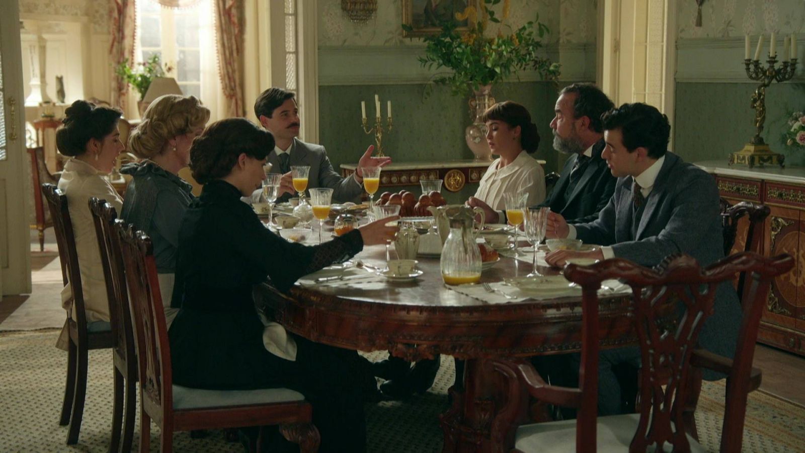 News La Promesa - paac tajemnic - 252 odc. Abel obdarowuje Martin kwiatami. Jana odkrywa nowy dowd. Streszczenie 252 i 253 odc.