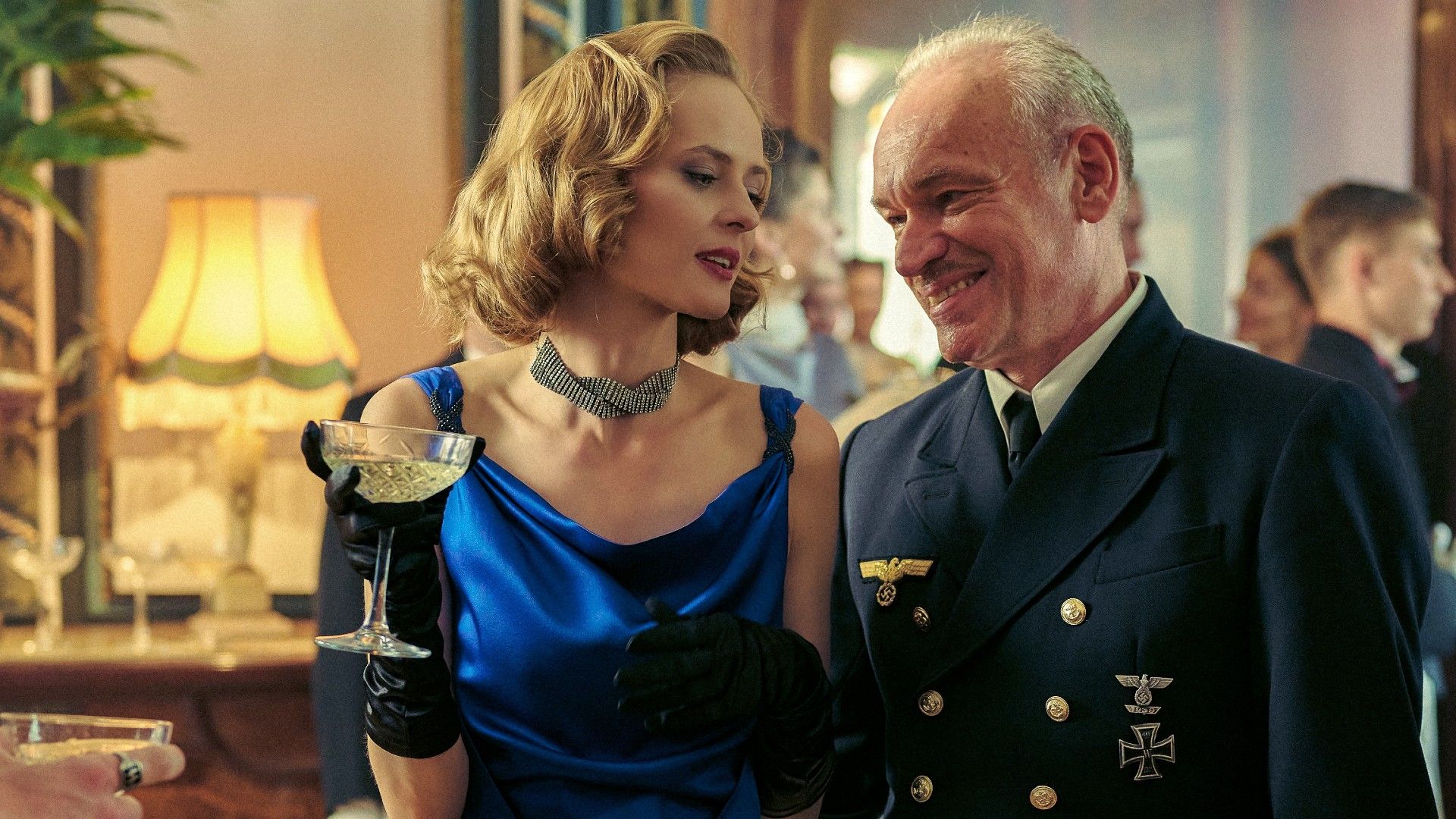 News Zatoka szpieg�w - 2 odc. Franz nie wie, czy na sta�e przej�� na stron� aliant�w. Streszczenie 2 i 3 odcinka