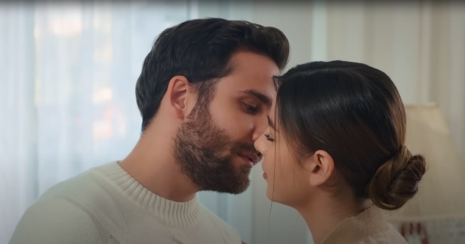 News Mi�o�� i nadzieja odc. 114. Ege widzi, jak Zeynep i Arda si�ca�uj�! Streszczenie 114 odc.