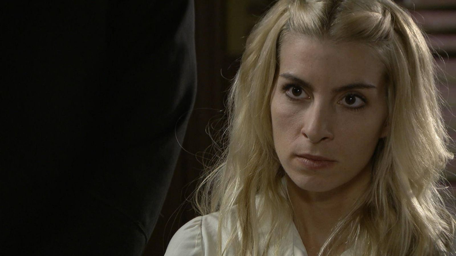 News Akacjowa 38 - 523 odc. Mauro jest w ci�kim stanie... Cayetana ucieka z domu! Streszczenie 523 i 524 odc. 