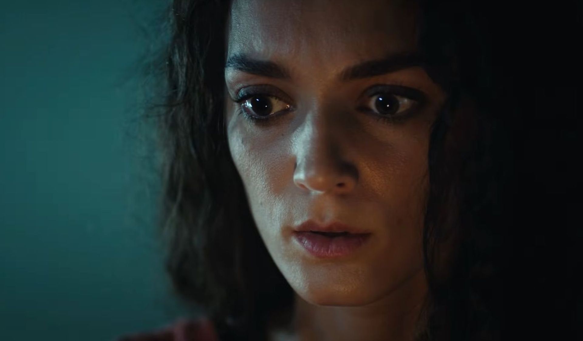 News Dziedzictwo odc. 877 i 878 streszczenie. Awaria pr�du! Nana otwiera si� przed Poyrazem. Zostaj� sami w ciemno�ci