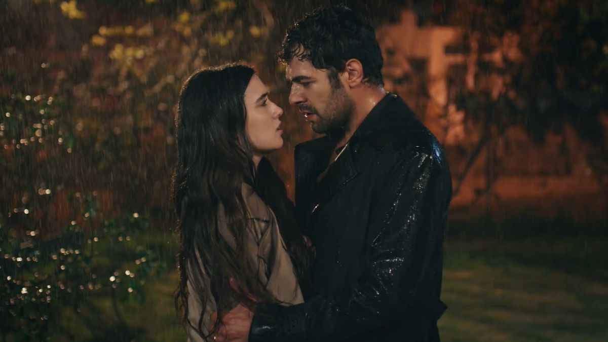 News Wichrowe Wzgrze - 293 odc. Halil godzinami czeka na Zeynep, kobieta jednak jest nieugita. Streszczenie 293 i 294 odc. 