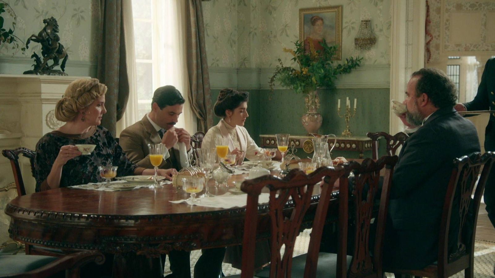 News La Promesa - paac tajemnic - 257 odc. Margarita da czci majtku. Lorenzo moe straci wszystko. Streszczenie 257 i 258 odc.