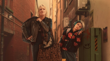 News Zmok�e psy - brytyjsko-ameryka�ski komediodramat, oryginalna serialowa opowie�� o matce i c�rce debiutuje na HBO Max 