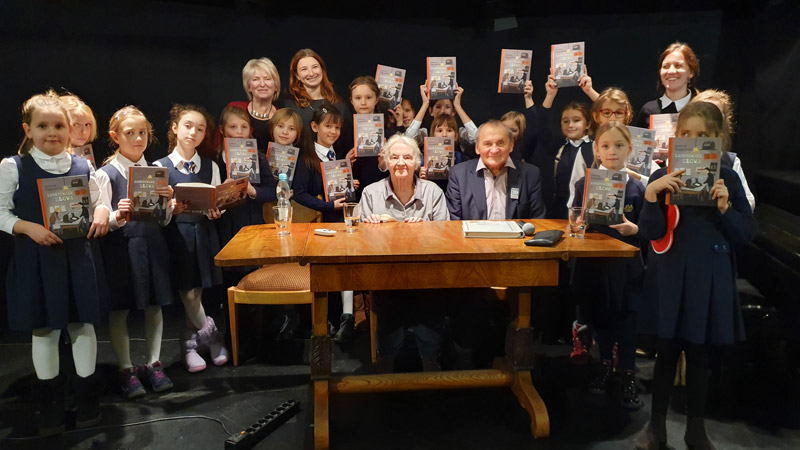 News Zbuntowane s�owa. Joanna Papuzi�ska i Henryk Wujec opowiadaj� dzieciom o dzia�alno�ci podziemia w czasach PRL-u