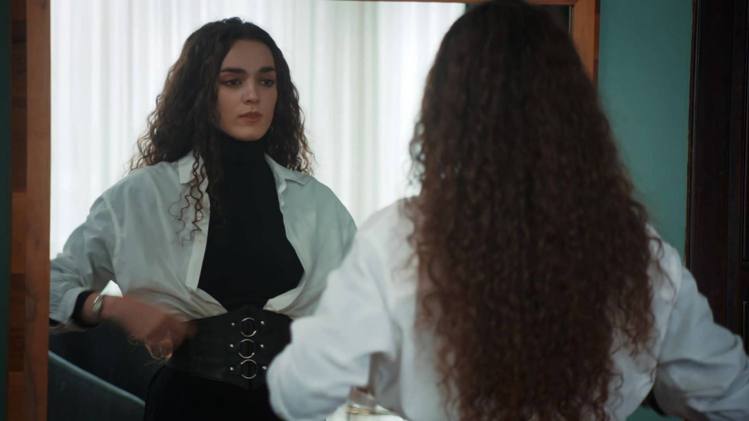 News Dziedzictwo odc. 706 i 707 streszczenie. Yaman proponuje Nan na swoj asystentk. Ferit liczy na randk z Ayse