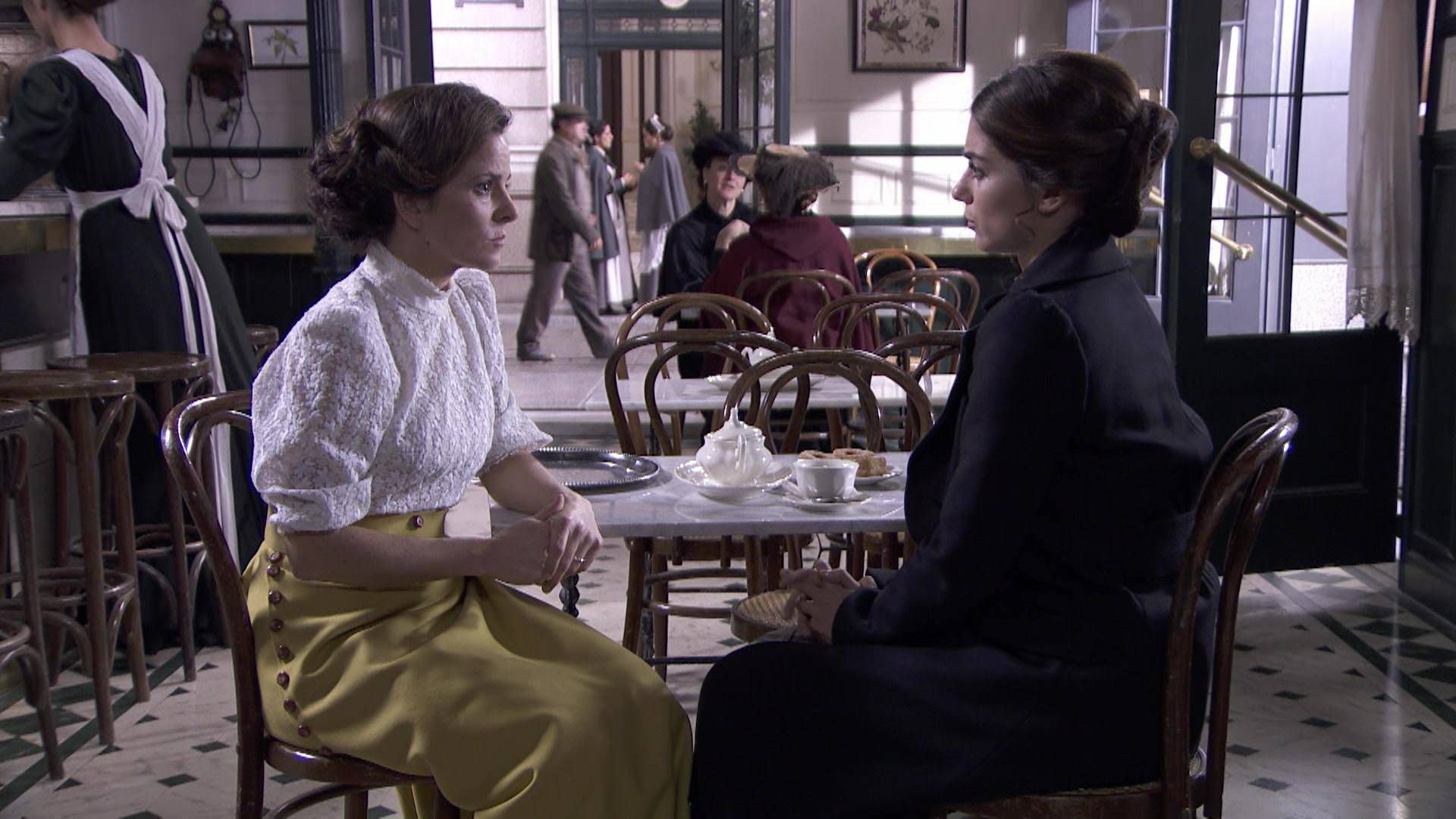 News Akacjowa 38 - 335 odc. Teresa zamieszka z Celi� i Felipe. Streszczenie 335 i 336 odc. 