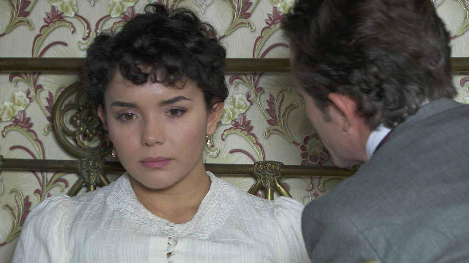 News Akacjowa 38 odc. 841 odc. Blanca przy�apuje Diega z Huertas. Susana grozi donosem. Streszczenie 841 i 842 odc.