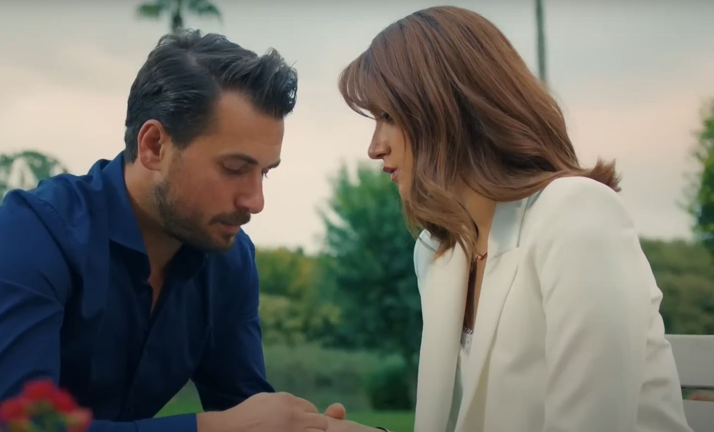 News Mi�o�� i nadzieja  - odc. 10. Potr�cona przez Handan Elif trafia do szpitala. Streszczenie 10 i 11 odc.