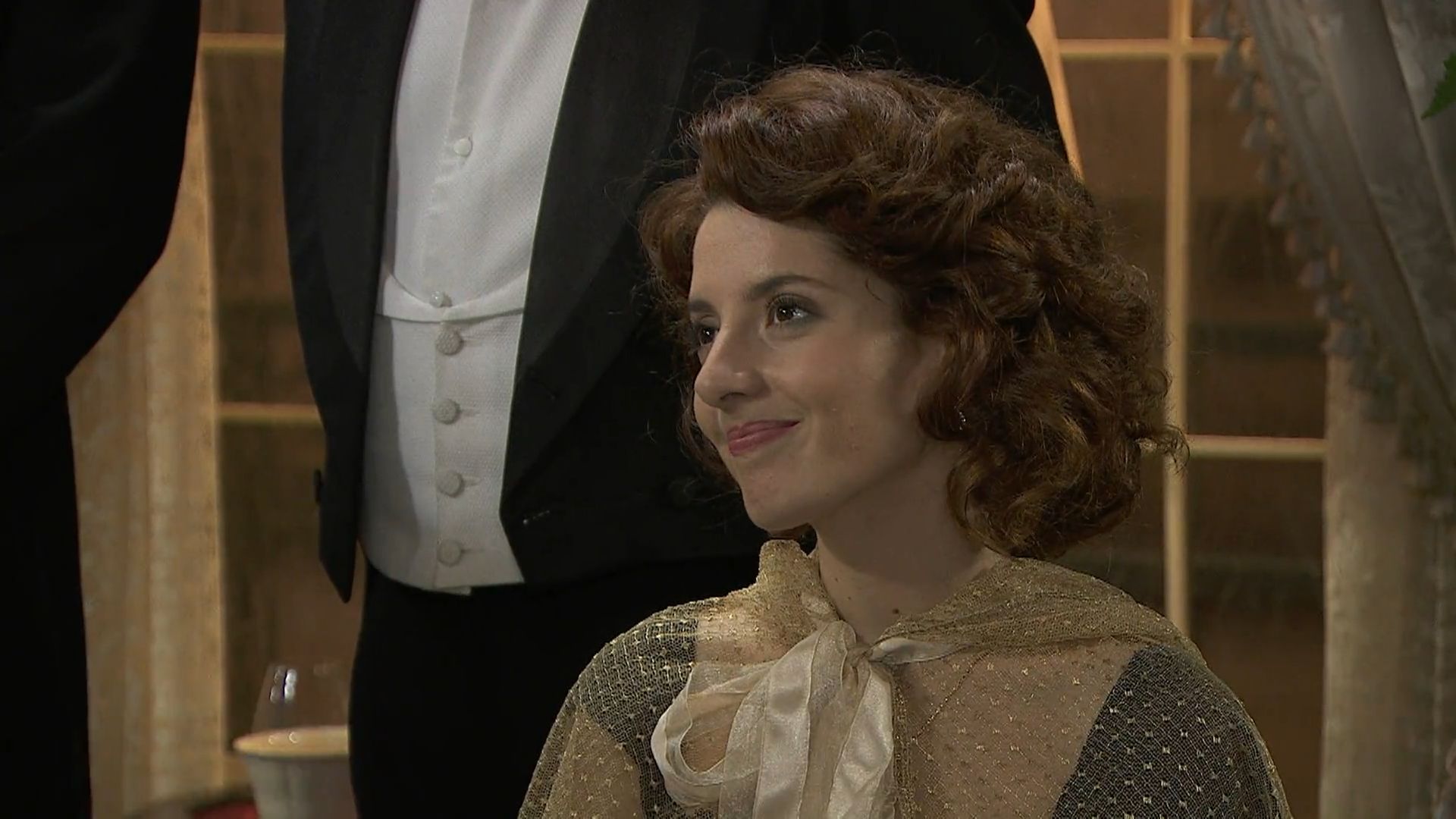 News Akacjowa 38 odc. 826 odc. Huertas powraca! Felipe staje twarz� w twarz z przesz�o�ci�. Streszczenie 826 i 827 odc.