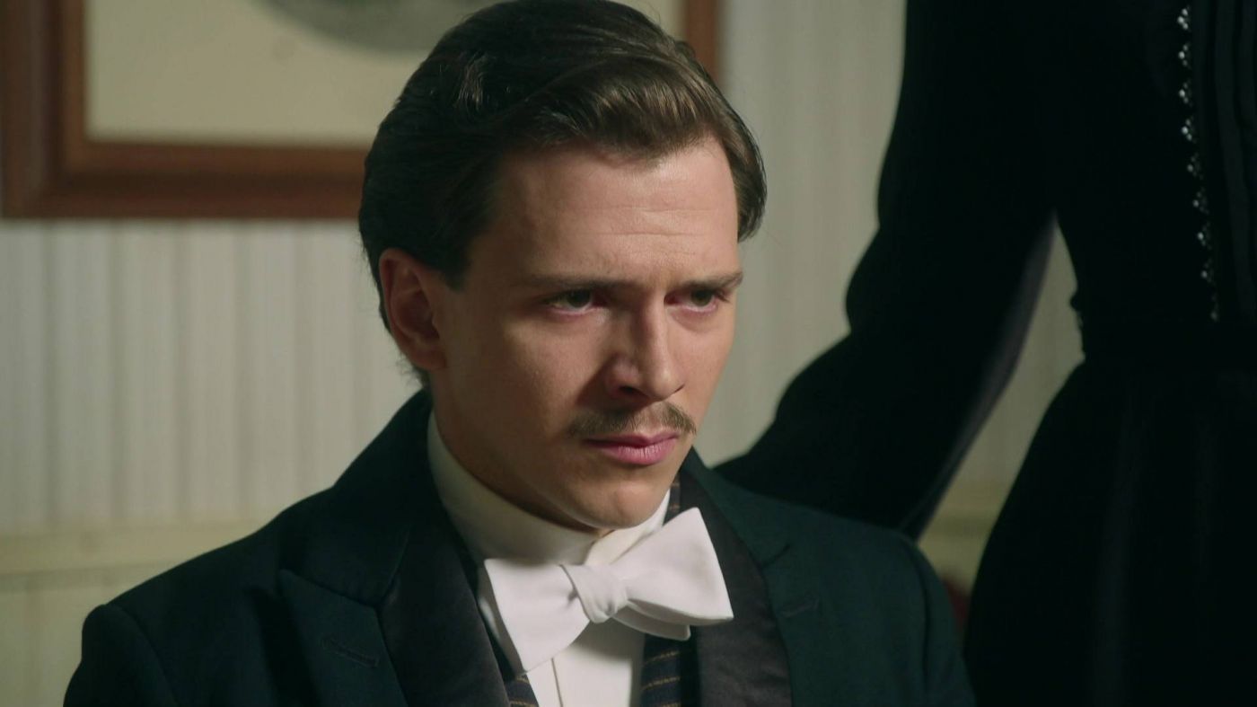 News La Promesa - pa�ac tajemnic - 311 odc. Szok przy kolacji. Feliciano ujawnia prawd� o Petrze. Streszczenie 311 i 312 odc.