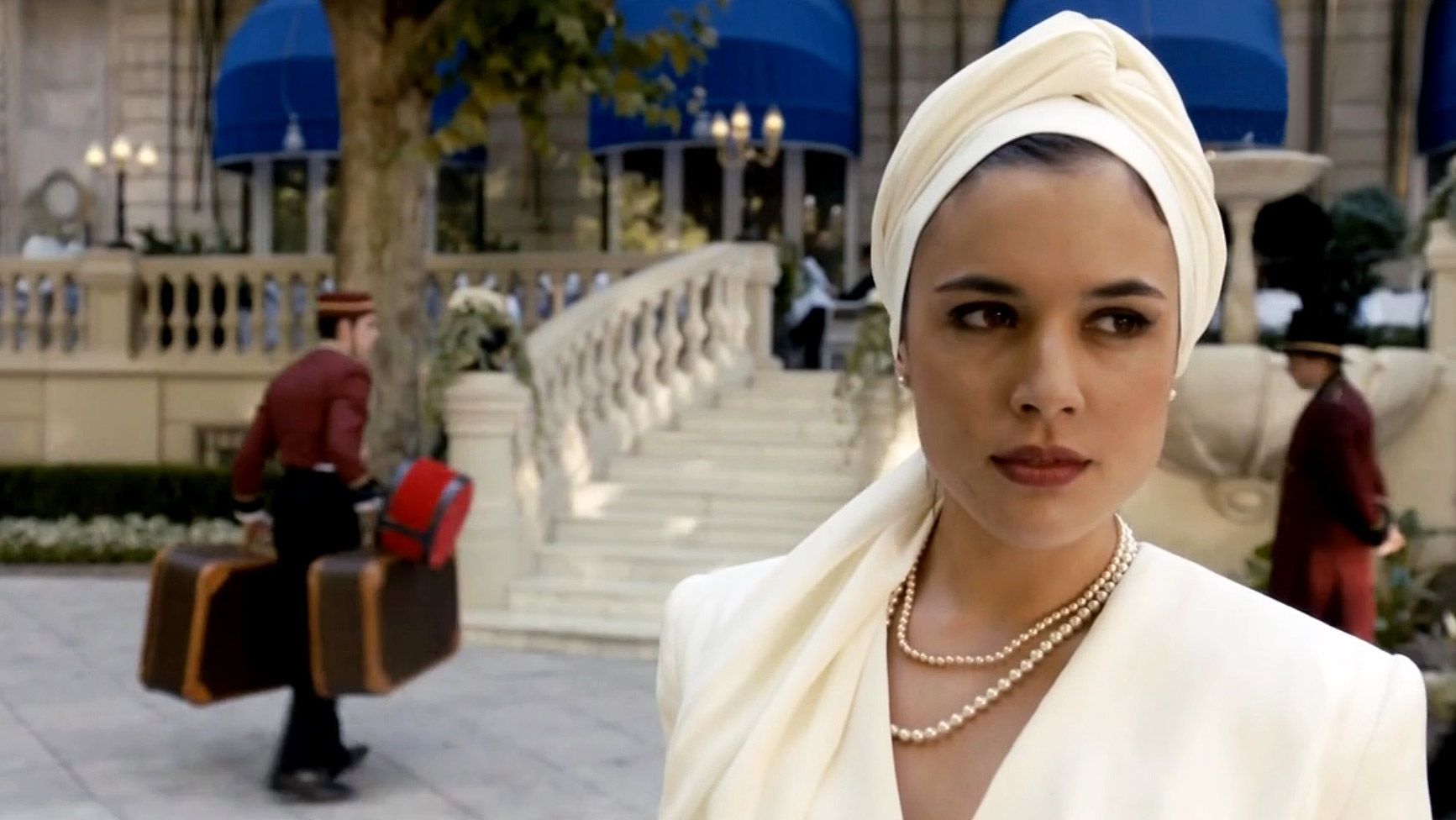 News Krawcowa z Madrytu - 9 odc. Sira otwiera pod przykrywk� salon krawiecki. Streszczenie 9 i 10 odcinka