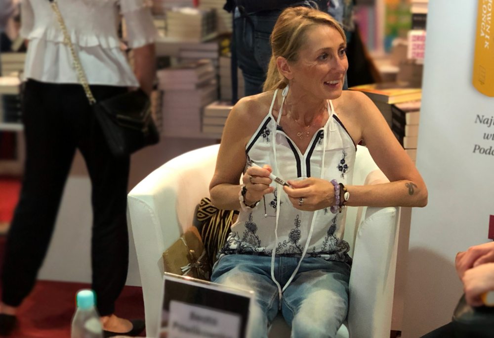 News Skandal z udzia�em Beaty Pawlikowskiej. Podr�niczka i pisarka przeprasza, internauci zbieraj� pieni�dze na pozew