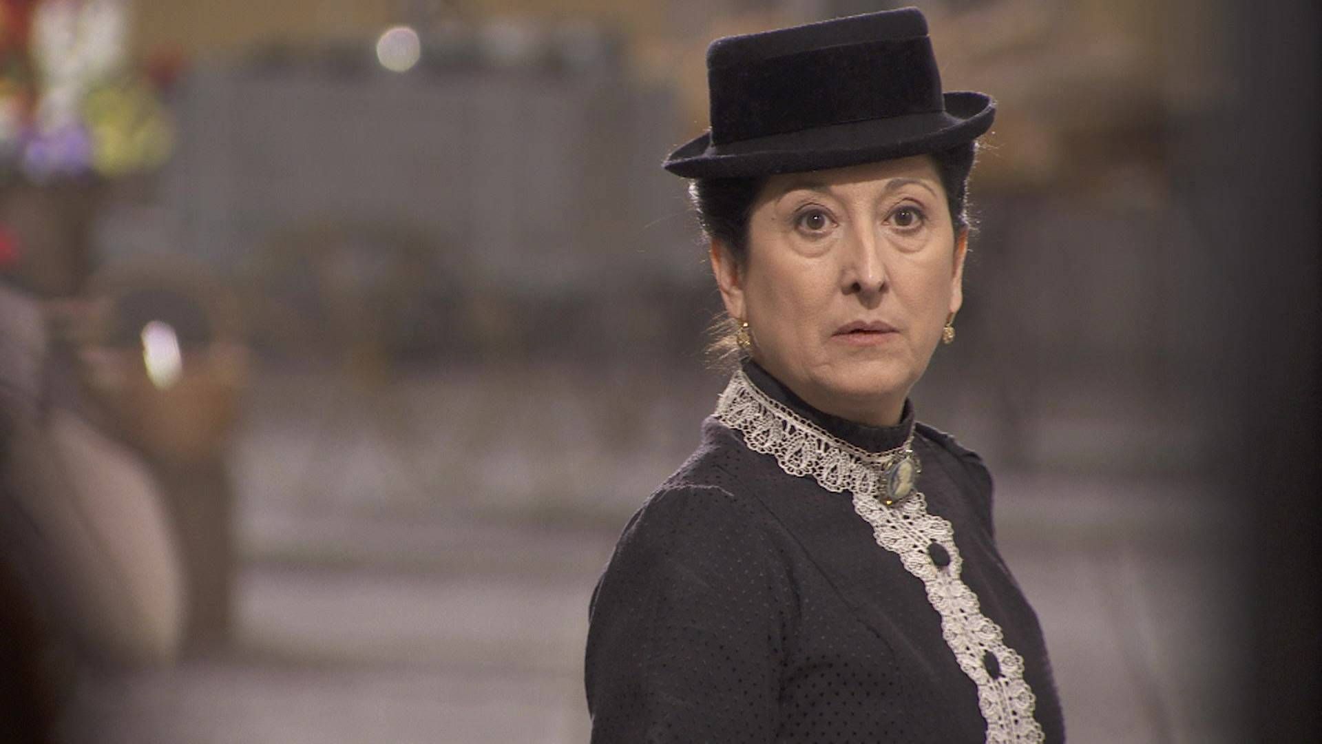 News Akacjowa 38 - 376 odc. Ursula szanta�uje Cayetan� i ��da od niej pieni�dzy. Streszczenie 376 i 377 odc.