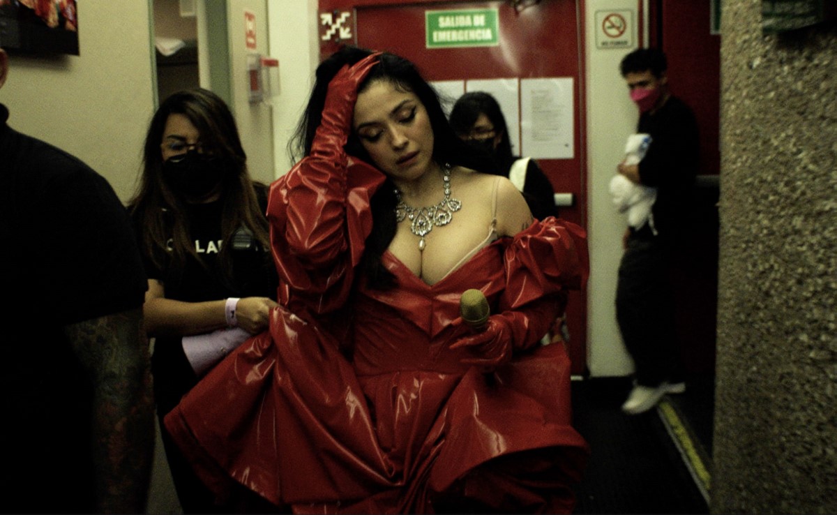 News „Kocham Ci�, Mon Laferte” – latynoameryka�ska muzyczna produkcja w�a�nie debiutuje na Netfliksie!