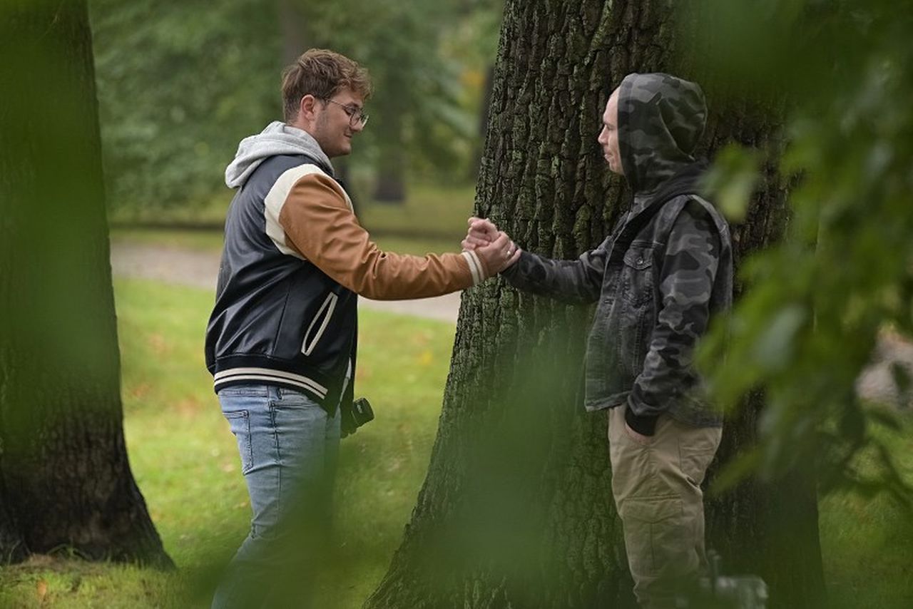 News Pierwsza mi�o�� - 3946 odc. Dawid wpada w sza� zazdro�ci, a Maurycy staje przed trudnym wyborem! Streszczenie 3946 i 3947 odc