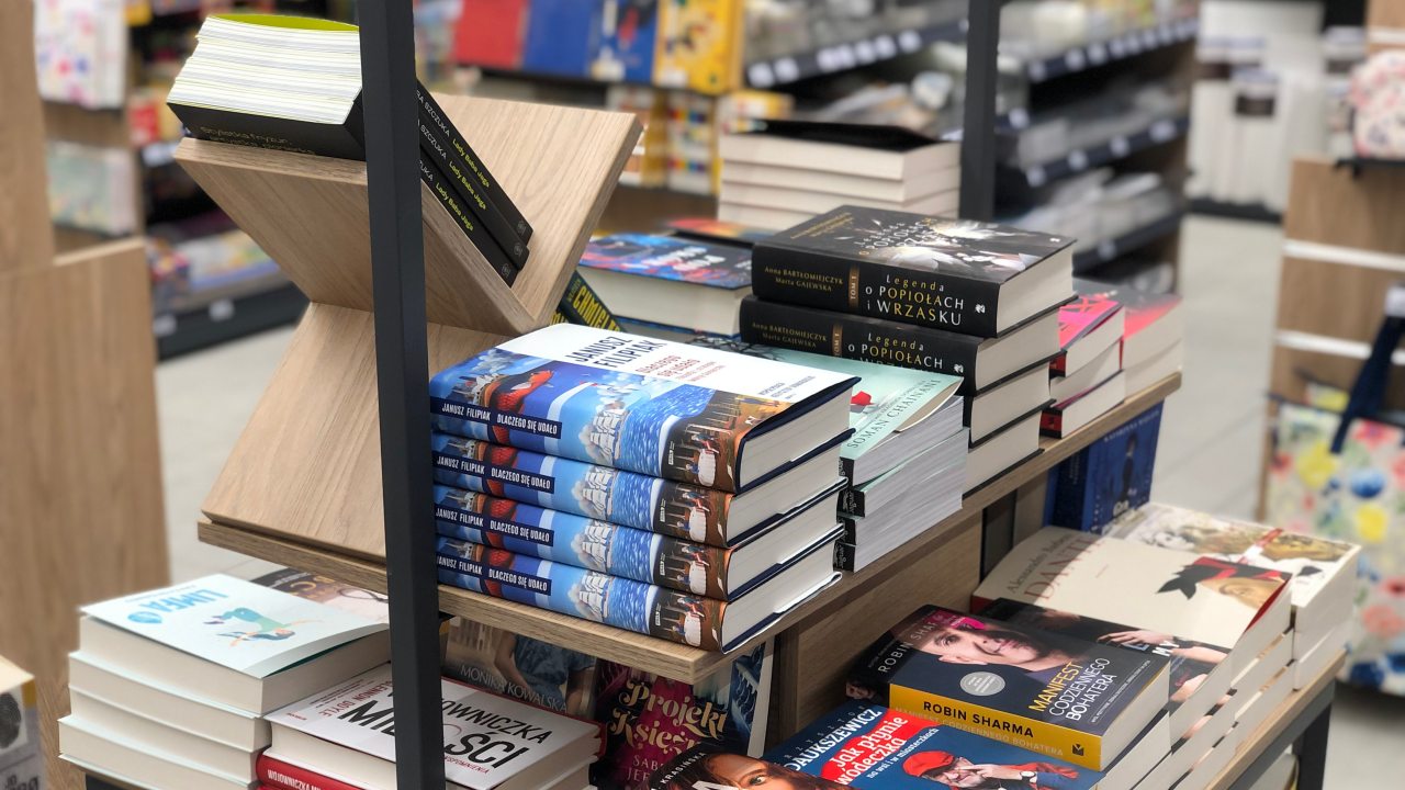 News Najpopularniejsze ksi��ki czerwca 2023. Bestsellery Empiku, TaniaKsiazka.pl, ksi�gar� kameralnych i Audioteki