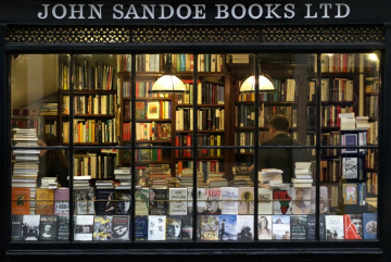 News Chcesz pom�c ksi�garniom? Wynajmij sobie… witryn�! 