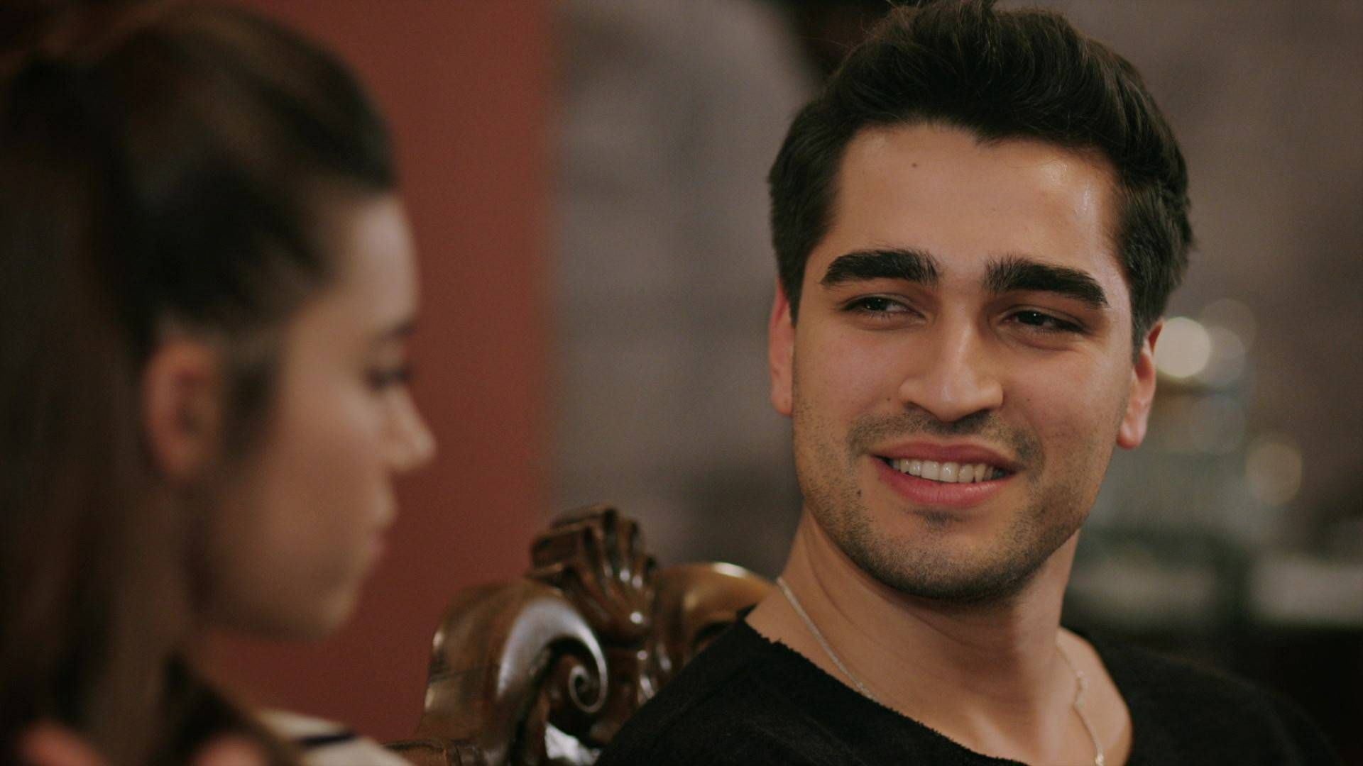 News Z�oty ch�opak - 103 odc. Ferit ucieka z domu, by zobaczy� si� z Seyran. Streszczenie 103 i 104 odcinka