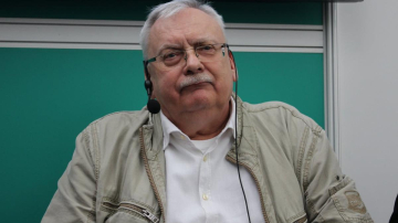 News Andrzej Sapkowski: ksi��ka nie mo�e kosztowa� wi�cej ni� p� litra w�dki