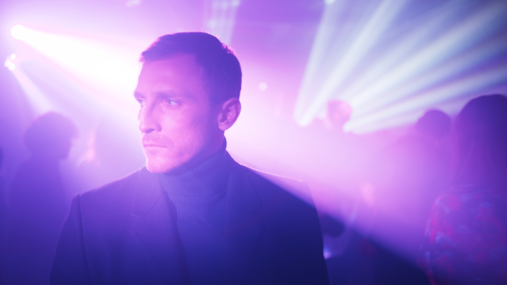 News �lepn�c od �wiate� - odc. 1. Kuba chce uciec od �ycia handlarza narkotyk�w. Streszczenie 1 i 2 odcinka