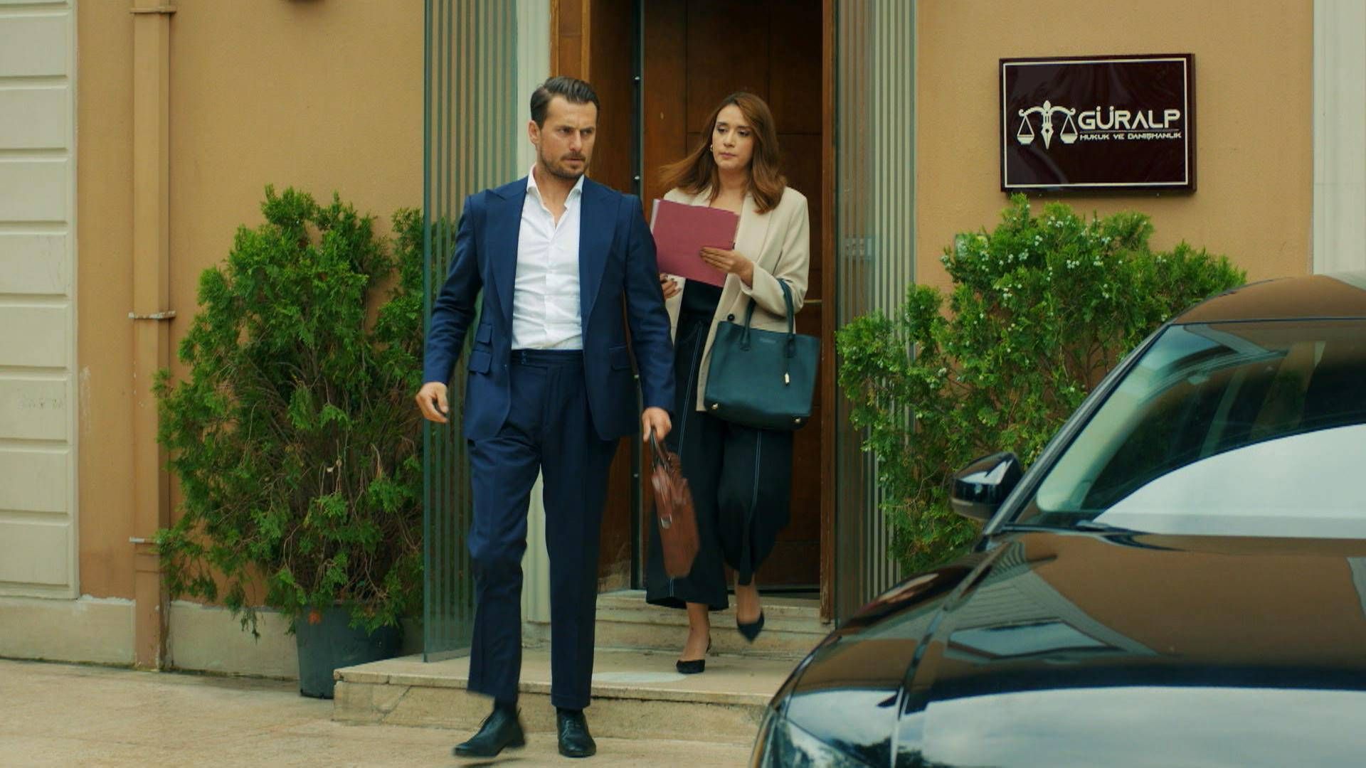 News Mi�o�� i nadzieja  - odc. 40. Kuzey pr�buje odstraszy� od siebie Elif. Streszczenie 40 i 41 odc.