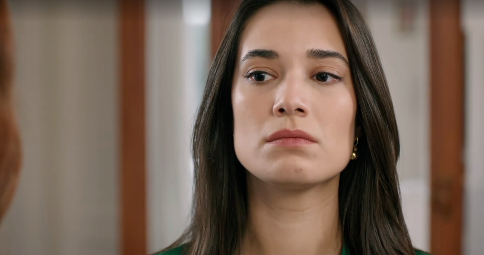 News Wichrowe wzg�rze - 114 odc. Gulhan prosi, by Zeynep jak najszybciej wyjecha�a. Streszczenie 114 i 115 odc. 