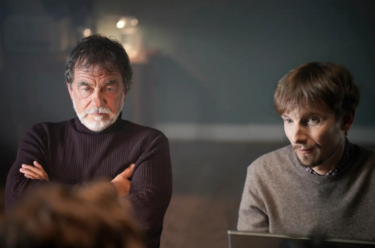 News Obietnica - 1 i 2 odcinek streszczenie. Tajemnicze zagini�cie sprzed lat