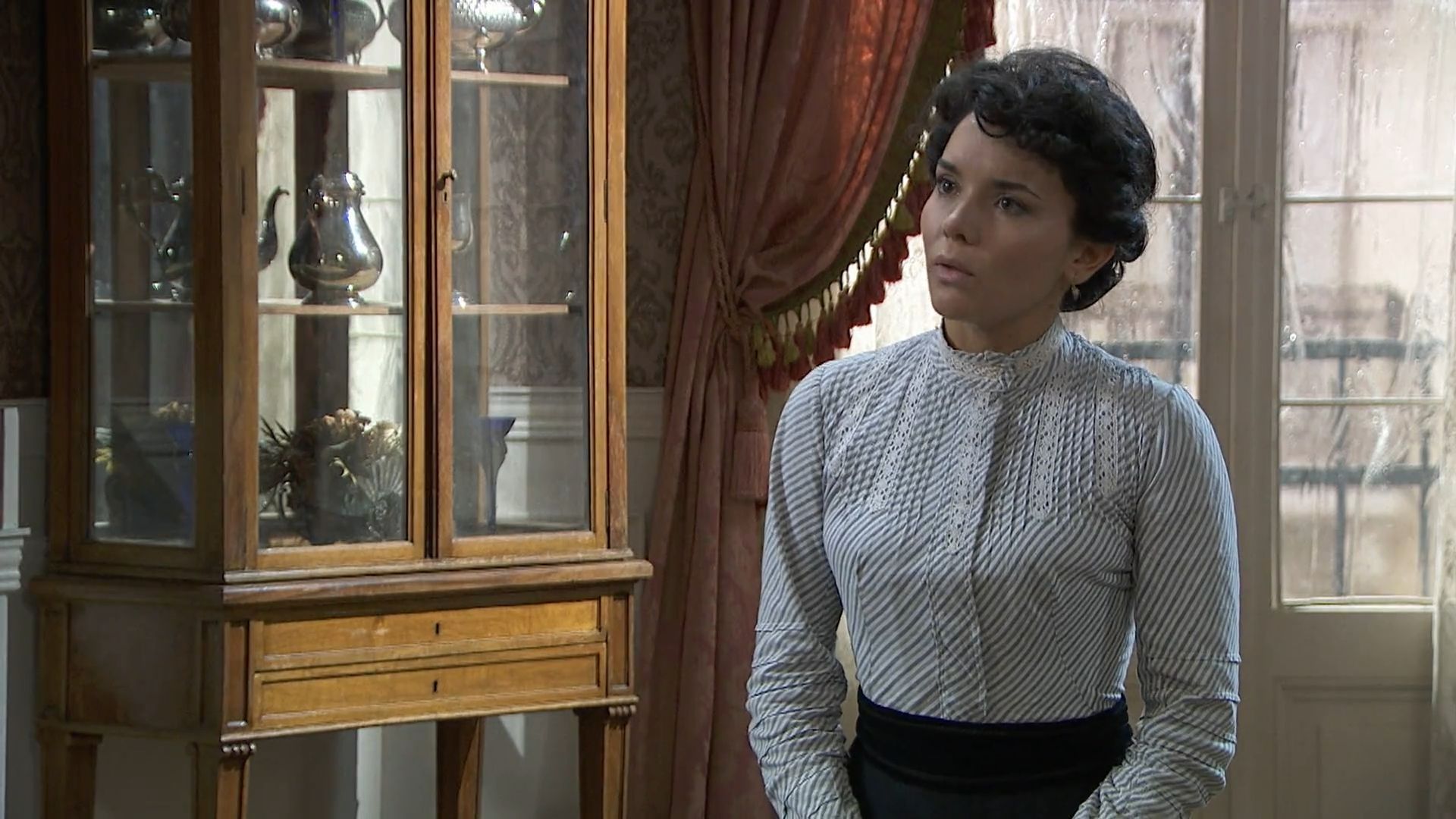 News Akacjowa 38 odc. 714 odc. Maria Luisa odkrywa portret Elviry w mieszkaniu pu�kownika! Streszczenie 714 i 715 odc. 