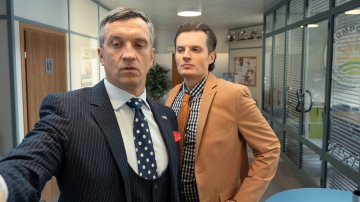 News Camera Cafe. Nowe parzenie - 1 odc. Nowy ekspres przyczyn� konfliktu w firmie. Streszczenie 1 i 2 odc.