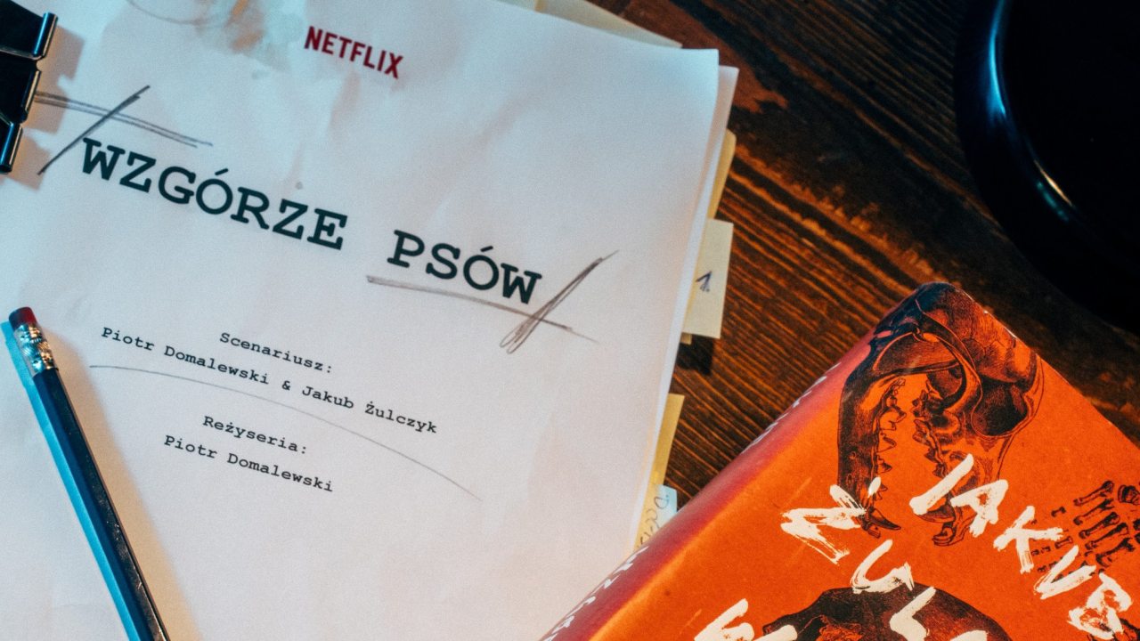 News Netflix zapowiada serial „Wzg�rze Ps�w” na podstawie prozy Jakuba �ulczyka 