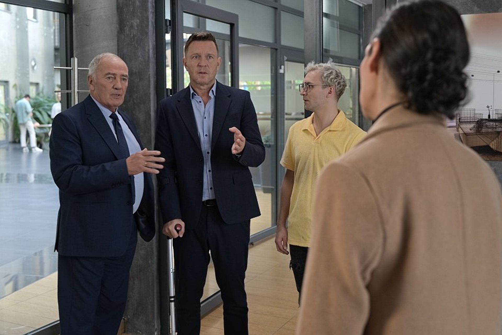 News Pierwsza mi�o�� - 3955 odc. Ola zn�w staje przed drzwiami Dawida! Streszczenie 3955 i 3956 odc