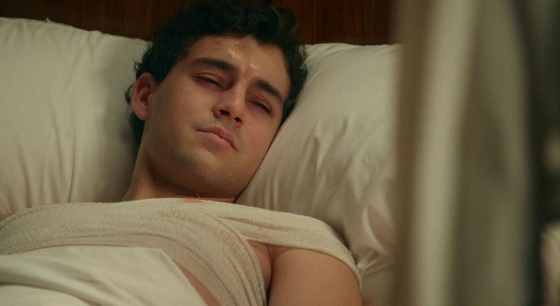 News La Promesa - pa�ac tajemnic - 355 odc. Curro ma gor�czk�. Wszyscy bolej� po �mierci Felicjana. Streszczenie 355 i 356 odc.