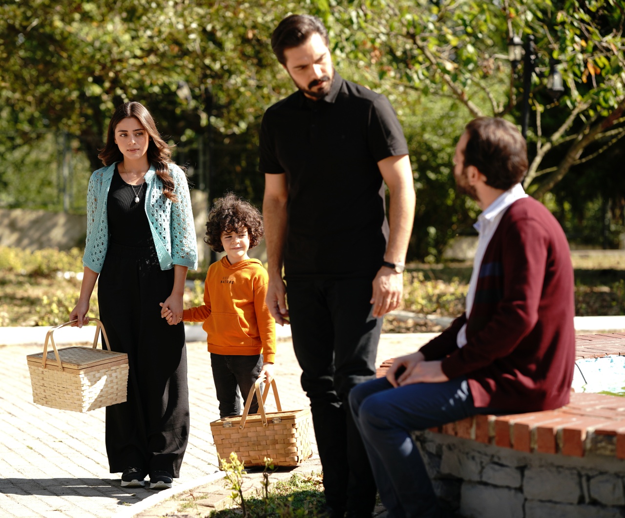 News Dziedzictwo - 373 odc. Ali i Duygu podejrzewaj�, �e Semra zosta�a zabita. Streszczenie 373 i 374 odcinka