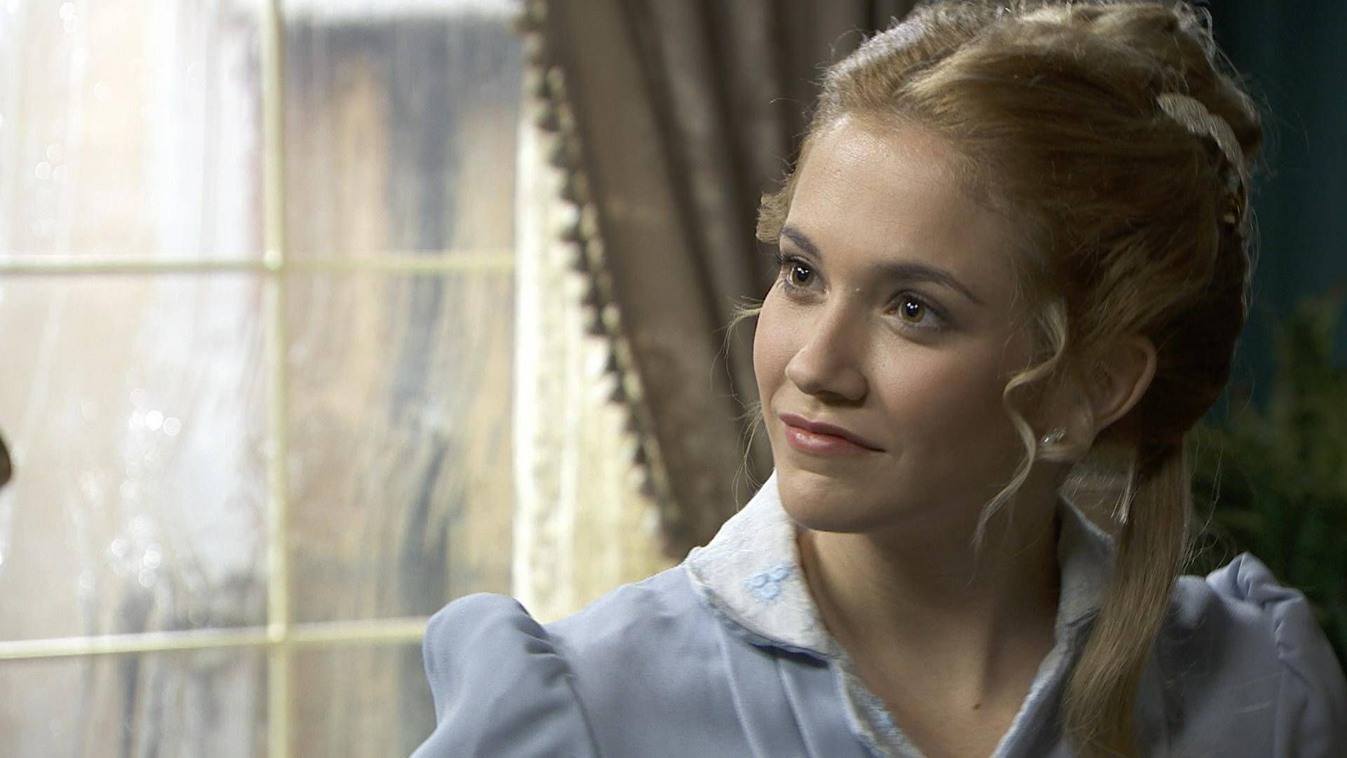 News Akacjowa 38 - 537 odc. Celia skrywa prawd� a mieszka�cy organizuj� zbi�rk� �wi�tweczn�. Streszczenie 537 i 538 odc. 