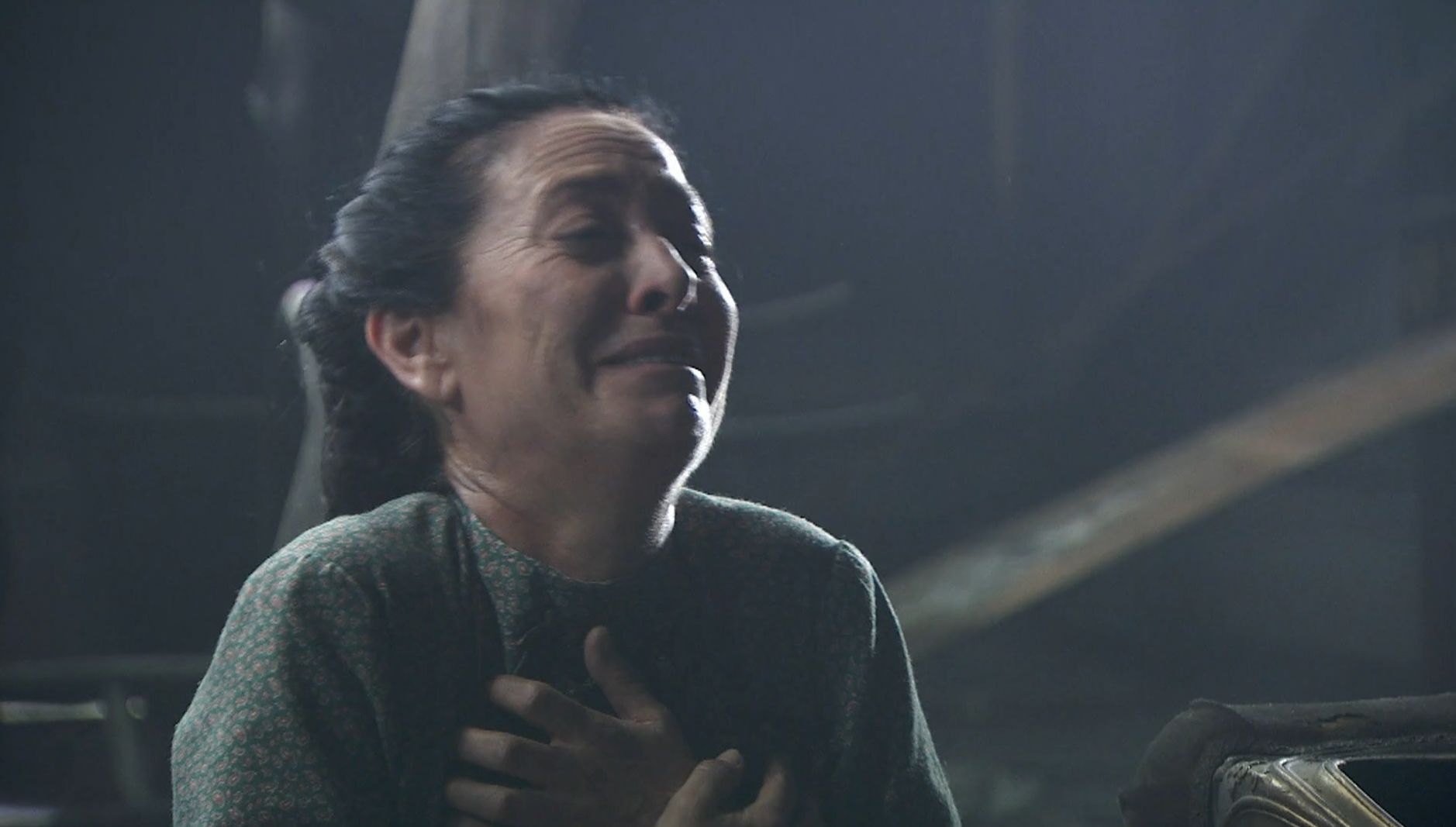 News Akacjowa 38 odc. 685. Teresa walczy o �ycie po po�arze. Mieszka�cy s� przekonani, �e Cayetana zgin�a. Streszczenie 685 i 686 odc. 