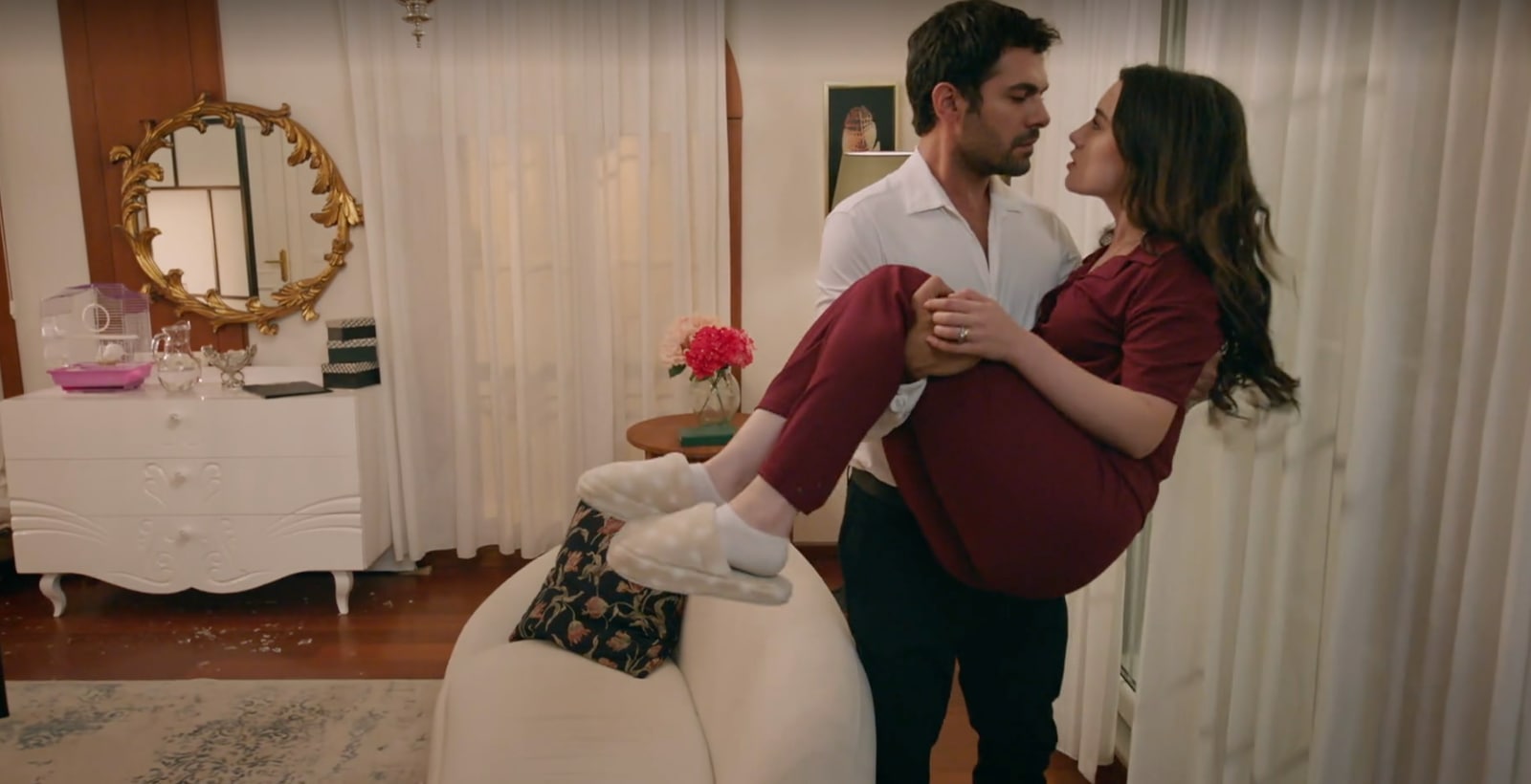 News Wichrowe wzgrze - 261 odc. Halil oskara Zeynep o zdrad. Streszczenie 261 i 262 odc. 