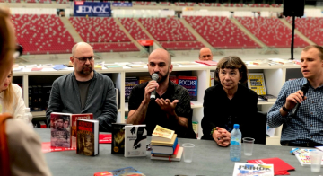 News Spotkania autorskie. Gdzie i kiedy zobaczy� pisarzy? 