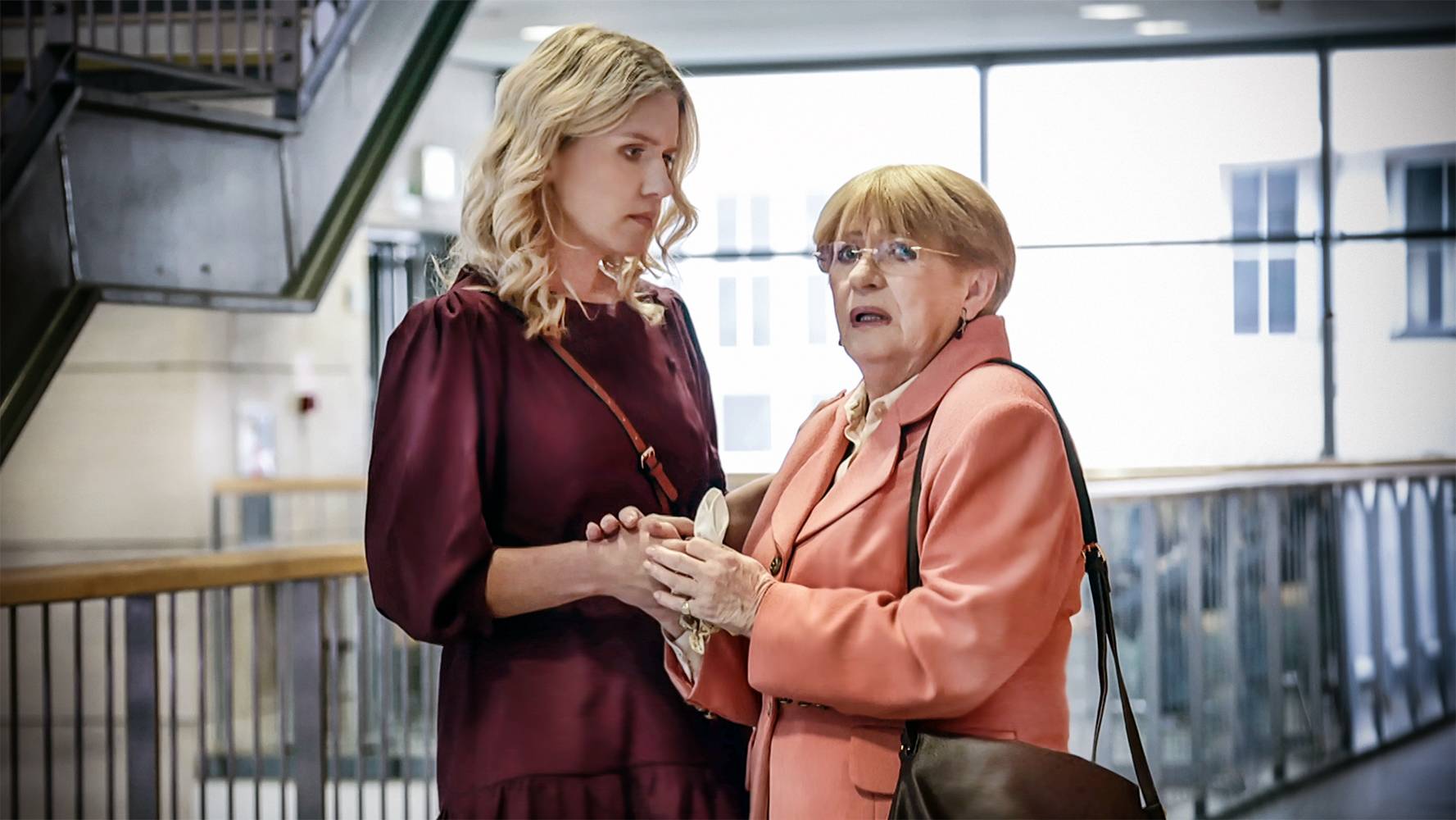 News Pierwsza mi�o�� - 3697 odc. Podczas procesu Jadwigi dochodzi do tragedii. Streszczenie 3697 i 3698 odcinka