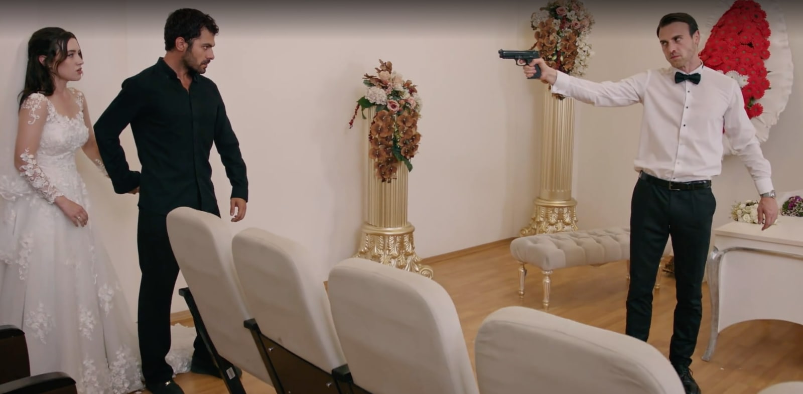 News Wichrowe wzgrze - 220 odc. Halil przerywa lub! Alper trafia do wizienia! Streszczenie 220 i 221 odc. 