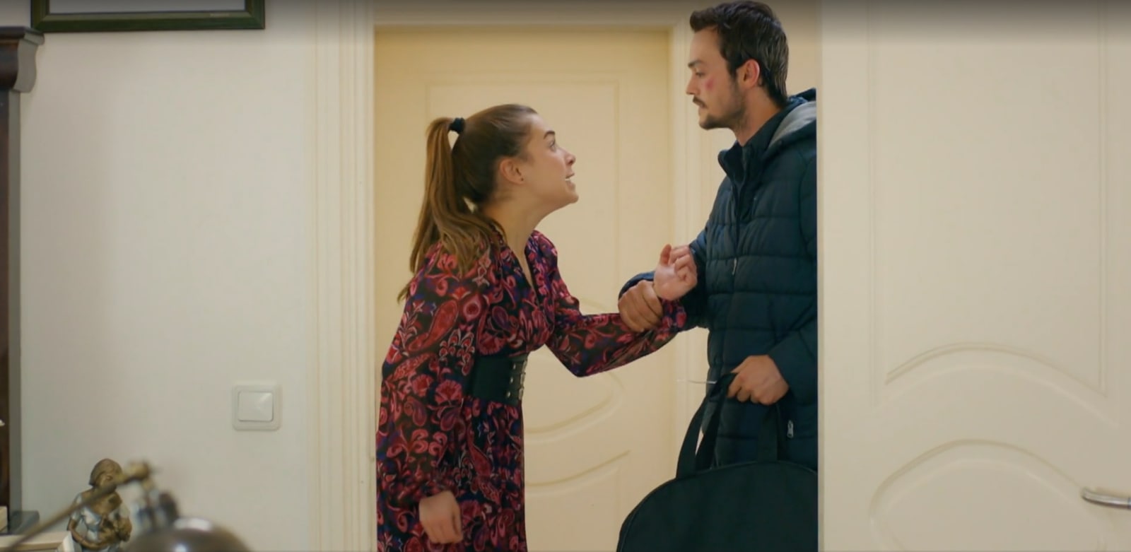 News Mi�o�� i nadzieja odc. 228. Alper okrada Kuzeya i chce porwa� Sil�. Streszczenie 228 odc.