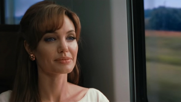 News Turysta – Nauczyciel wci�gni�ty w gr� pomi�dzy mafi� i Interpolem